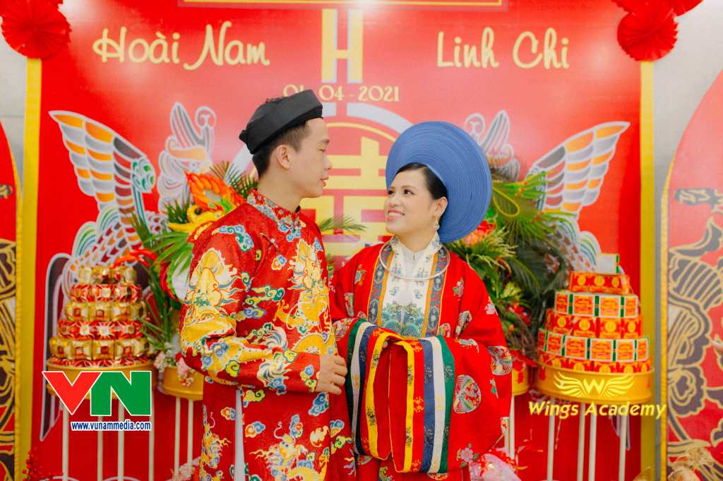 Hoài Nam - Linh Chi mặc cổ phục Việt trong ngày cưới